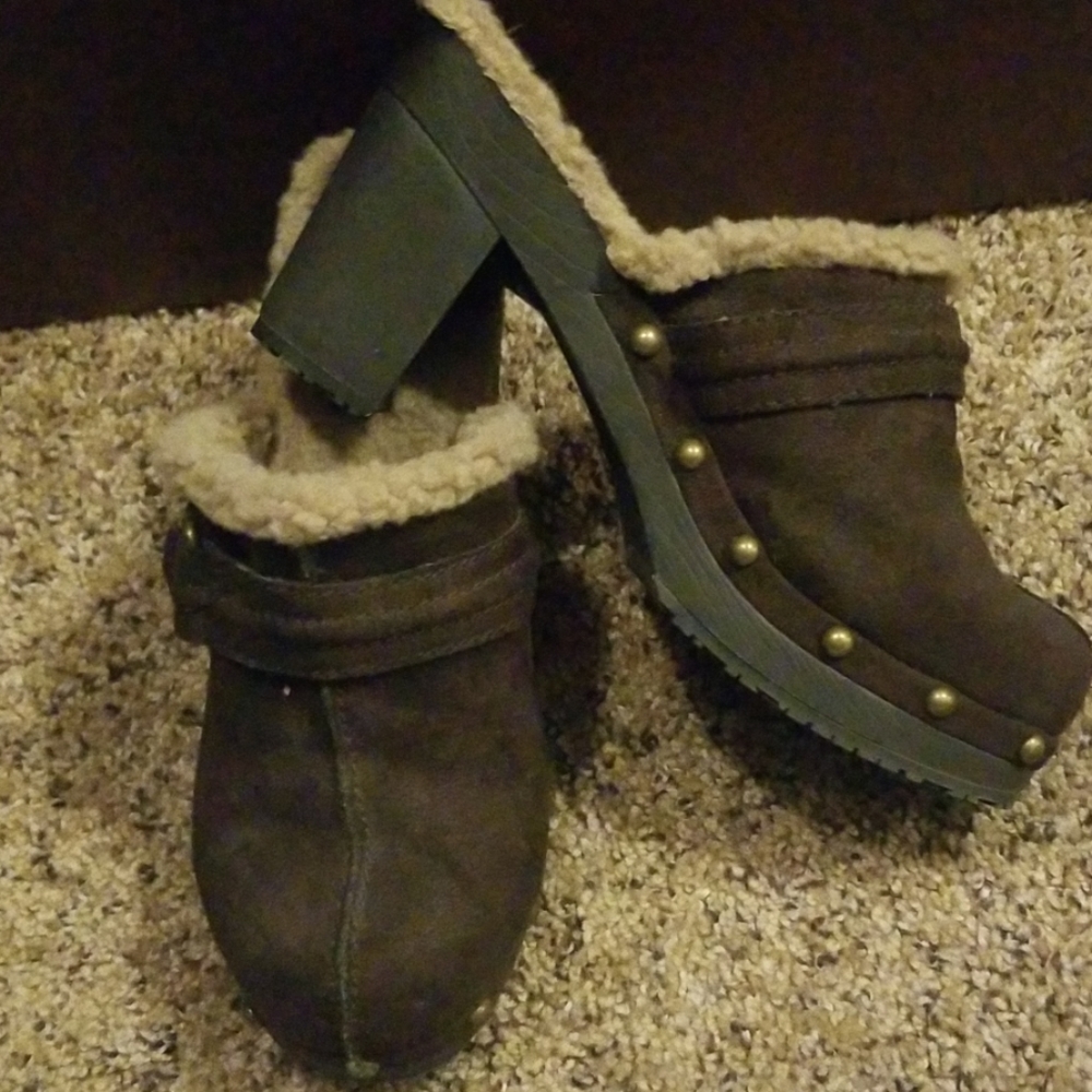 🌼🏵 Super Comfortable Faux Fur Lining Clogs